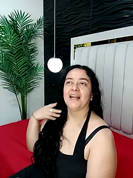 lucia vonne  online show from 26, 2, 2025