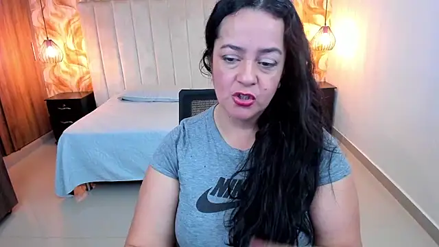 lucia vonne  online show from 29, 4, 2026