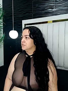 lucia vonne  online show from 12, 2, 2025