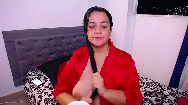 lucia vonne  online show from 17, 6, 2026