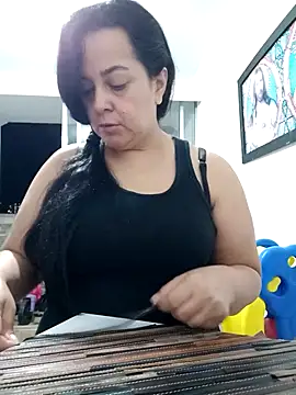 lucia vonne  online show from 16, 9, 2025