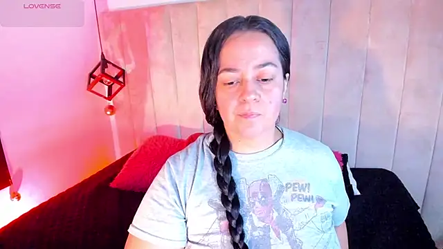 lucia vonne  online show from 17, 12, 2025