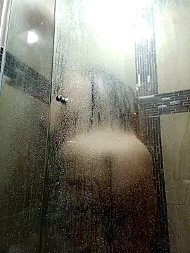 lucia vonne  online show from 15, 10, 2025