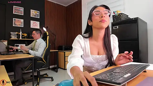 Office Naughty Girl online show from 23, 1, 2025