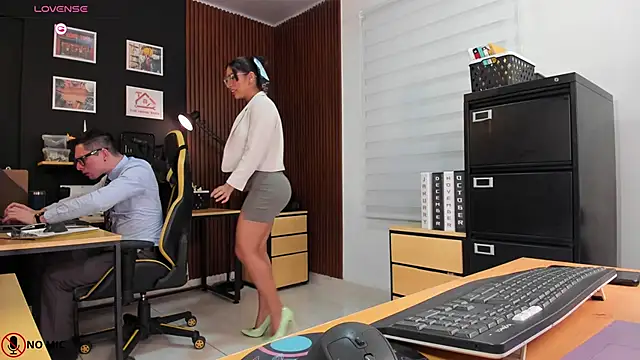 Office Naughty Girl online show from 23, 1, 2025