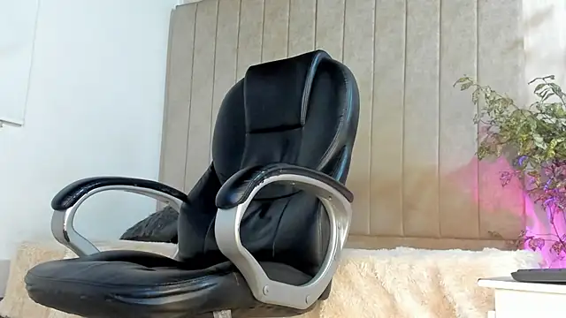 angelcortes online show from 12, 11, 2025