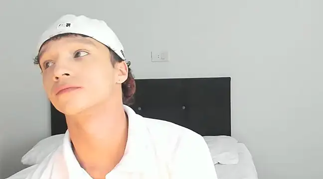 angelcortes online show from 28, 2, 2025