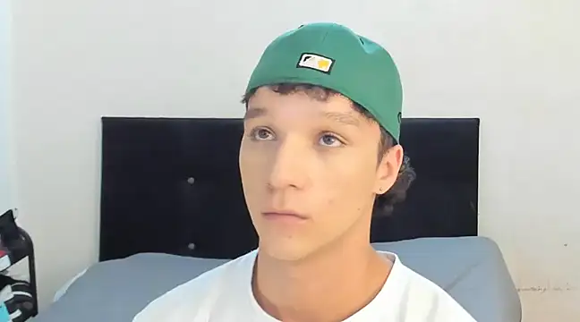 angelcortes online show from 30, 1, 2025