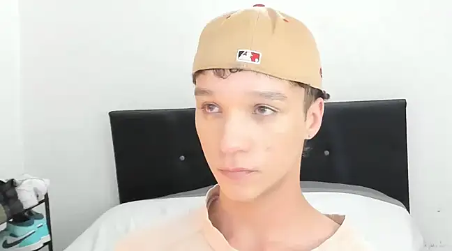 angelcortes online show from 10, 1, 2025