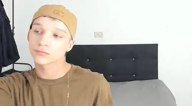 angelcortes online show from 23, 12, 2024