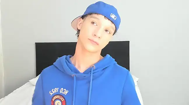 angelcortes online show from 4, 3, 2025