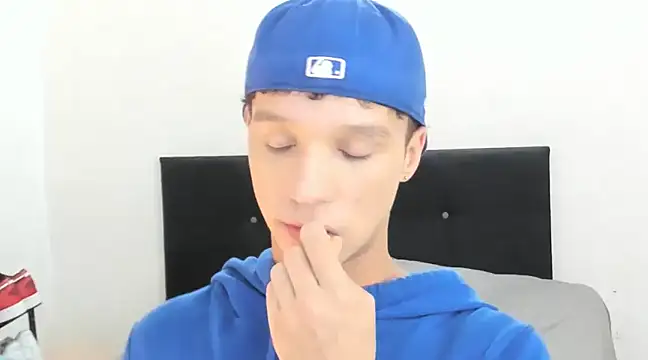 angelcortes online show from 12, 1, 2025