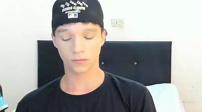 angelcortes online show from 25, 1, 2025