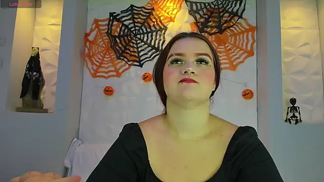 MelanieKlaus online show from 1, 11, 2025