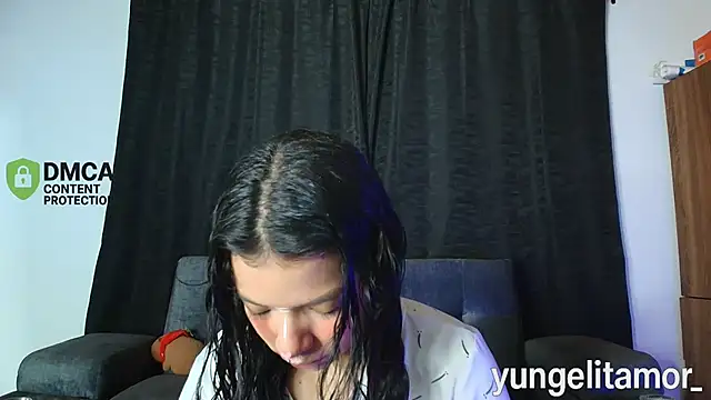 yungelitamor  online show from 6, 10, 2025