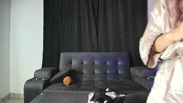 yungelitamor  online show from 14, 9, 2025