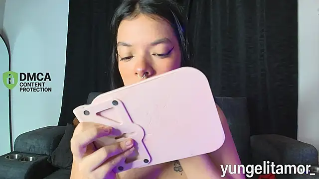 yungelitamor  online show from 16, 10, 2025