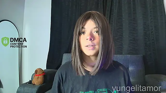 yungelitamor  online show from 30, 11, 2025