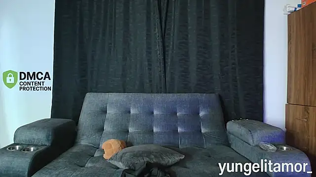 yungelitamor  online show from 11, 10, 2025