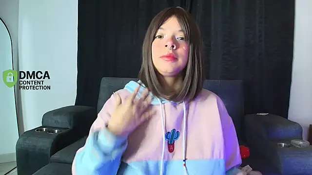 yungelitamor  online show from 11, 11, 2025