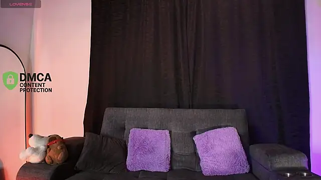 yungelitamor  online show from 30, 4, 2026