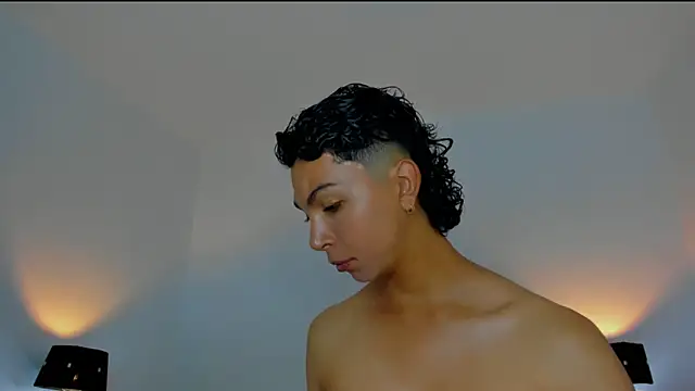 xhenisa  online show from 29, 11, 2025