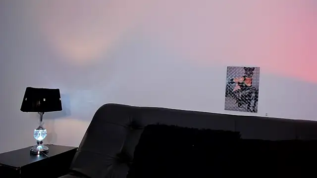 xhenisa  online show from 1, 2, 2025