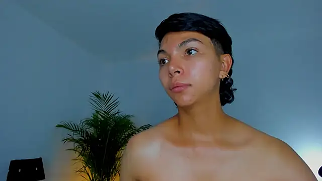 xhenisa  online show from 29, 9, 2025