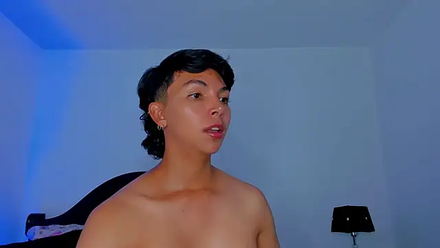 xhenisa  online show from 10, 9, 2025