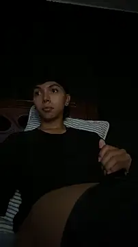 xhenisa  online show from 5, 2, 2026