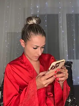 petrouchkaaa  online show from 16, 9, 2025