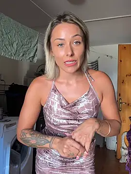 Snapshot of petrouchkaaa_ chatting on 17, 7, 2026 petrouchkaaa online show from 17, 7, 2026
