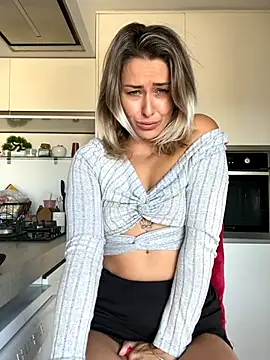 petrouchkaaa  online show from 6, 11, 2025