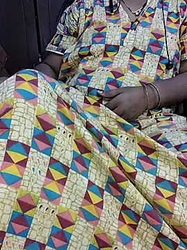 yours-kavaya online show from 4, 11, 2025