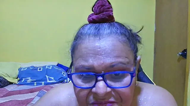 Snapshot of Aire_Diva chatting on 6, 12, 2024 Aire Diva online show from 6, 12, 2024