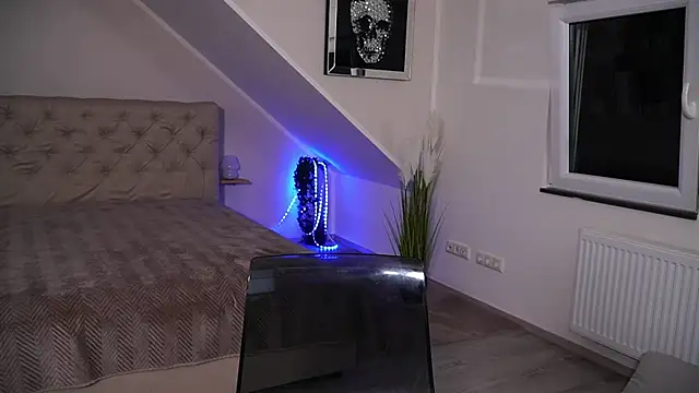 hotmilfbitch online show from 10, 10, 2025