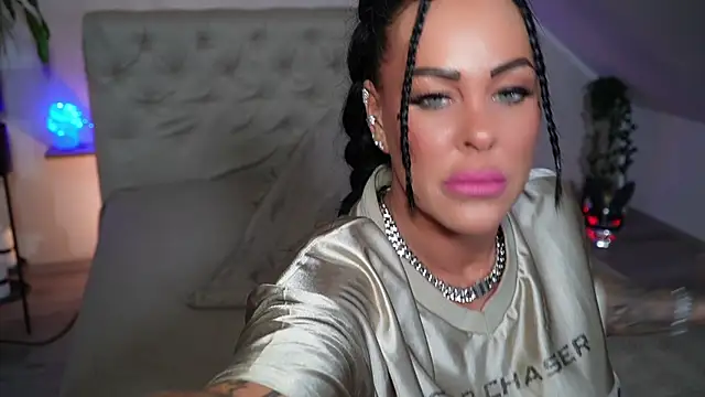 hotmilfbitch online show from 30, 11, 2025