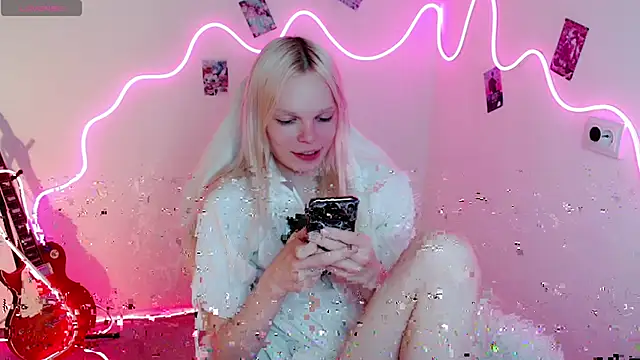 Emily Nyaffee online show from 23, 9, 2025