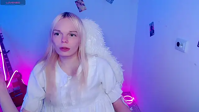 Emily Nyaffee online show from 22, 11, 2025