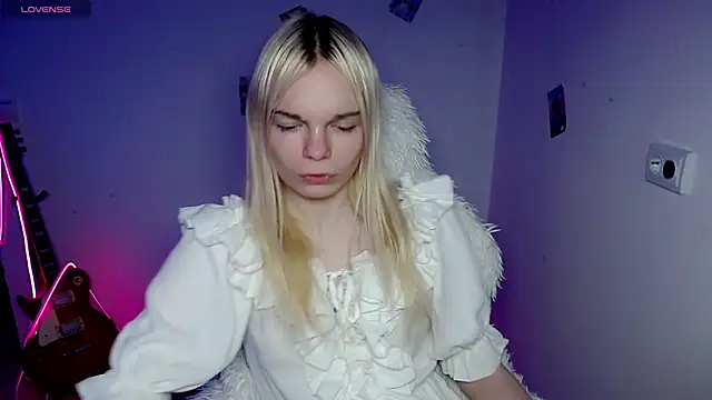 Emily Nyaffee online show from 20, 12, 2025