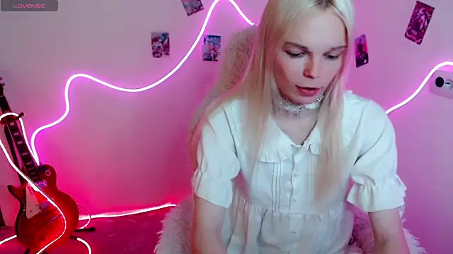 Emily Nyaffee online show from 8, 9, 2025