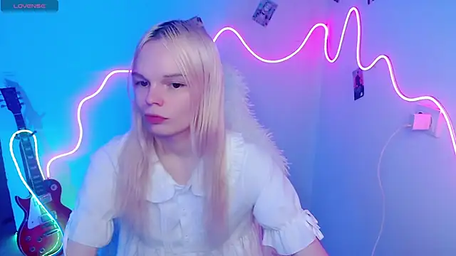 Emily Nyaffee online show from 8, 11, 2025