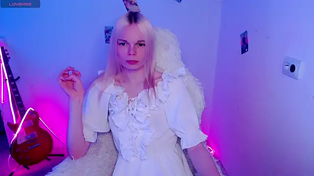 Emily Nyaffee online show from 4, 12, 2025