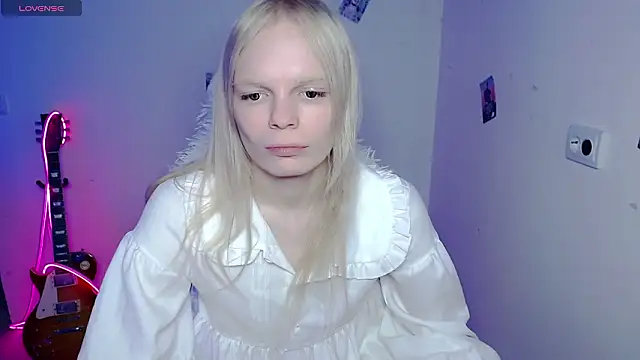 Snapshot of Emily_Nyaffee chatting on 8, 2, 2026 Emily Nyaffee online show from 8, 2, 2026