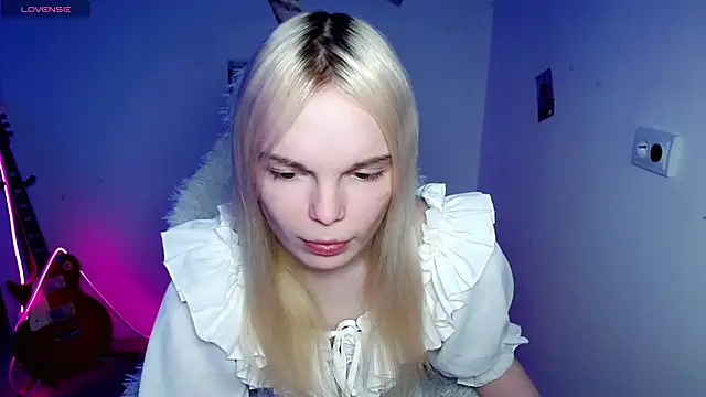 Emily Nyaffee online show from 15, 12, 2025