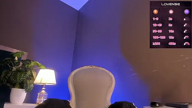 KarlynHoliss online show from 30, 12, 2024