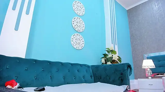 KarlynHoliss online show from 24, 12, 2024