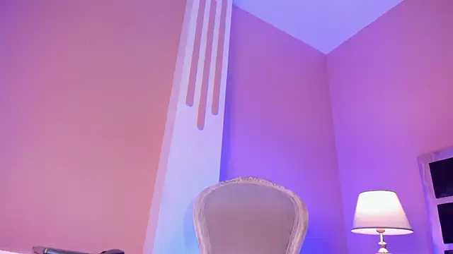 KarlynHoliss online show from 22, 12, 2024