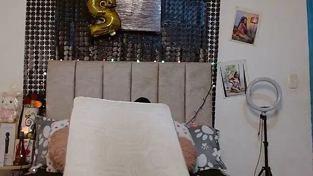 Snapshot of Wilson_Siara chatting on 28, 10, 2025 Wilson Siara online show from 28, 10, 2025