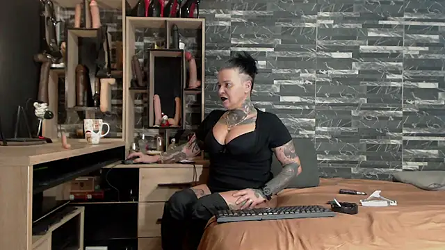 Mistress Miry online show from 12, 1, 2025